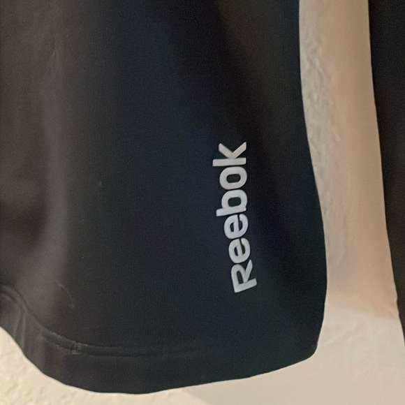 Reebok Women's Shirt Medium Black PLAY DRY Workout Stretch Spandex Fitted - Picture 3 of 13